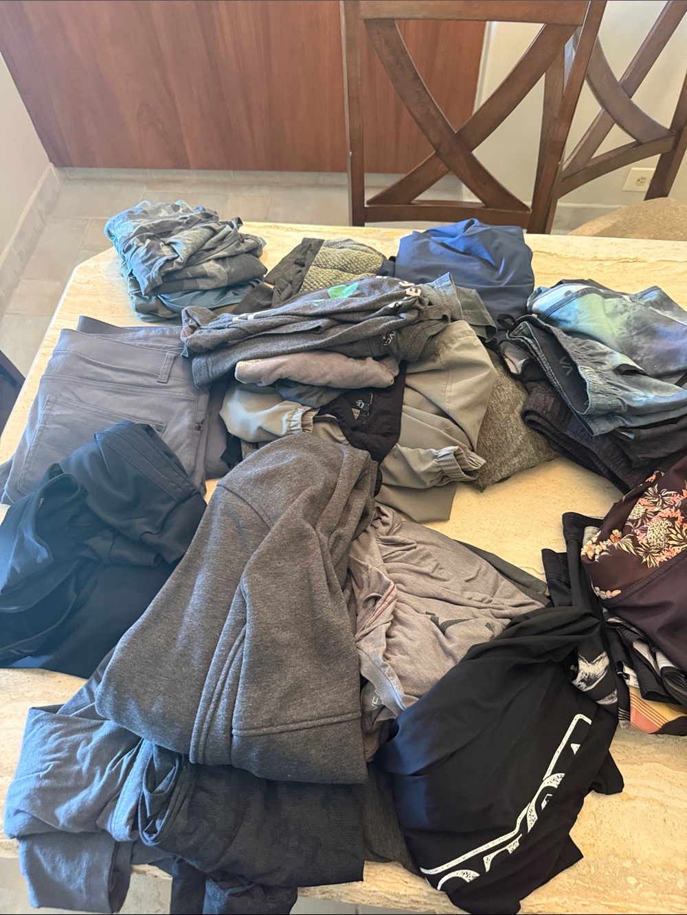 Closet blowout! Men’s Active wear, golf, surf, casual, tops, bottoms. 32 waist